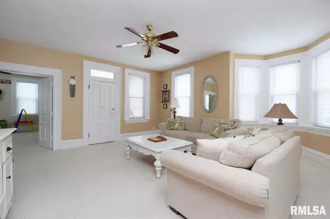401 N Linn St, Benson, IL 61516 photo 7