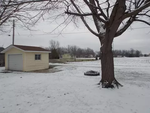 1005 S Main St, Canton, IL 61520 photo 32