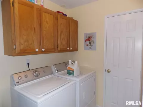 1005 S Main St, Canton, IL 61520 photo 23