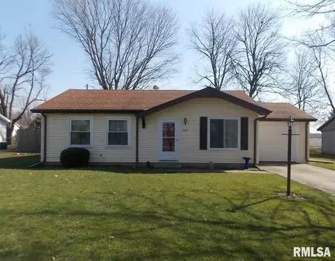 1005 S Main St, Canton, IL 61520 photo 1
