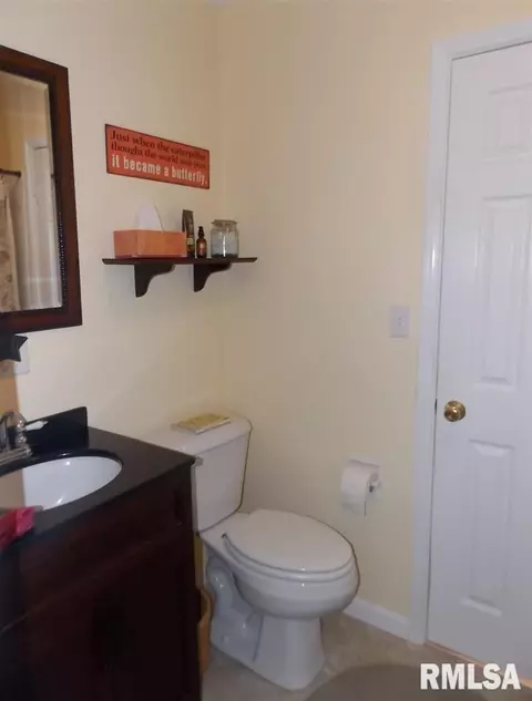 1005 S Main St, Canton, IL 61520 photo 25
