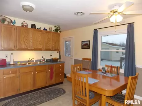 1005 S Main St, Canton, IL 61520 photo 11