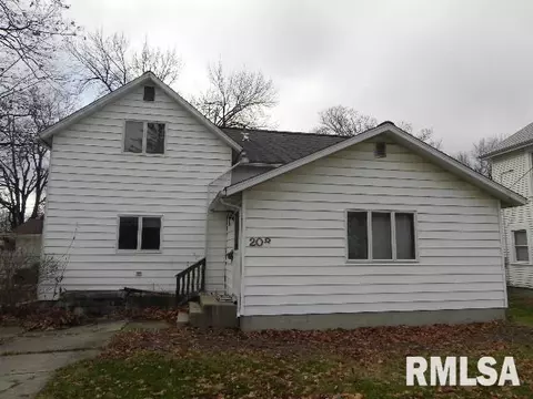 208 S Darst, Eureka, IL 61530 photo 1