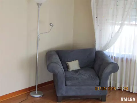 805 Eldridge St, Washington, IL 61571 photo 2