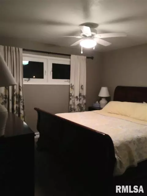 1324 Campusview Dr, Macomb, IL 61455 photo 16