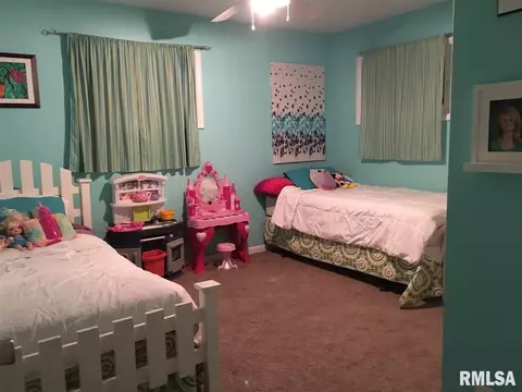 1324 Campusview Dr, Macomb, IL 61455 photo 18