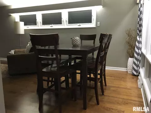 1324 Campusview Dr, Macomb, IL 61455 photo 3