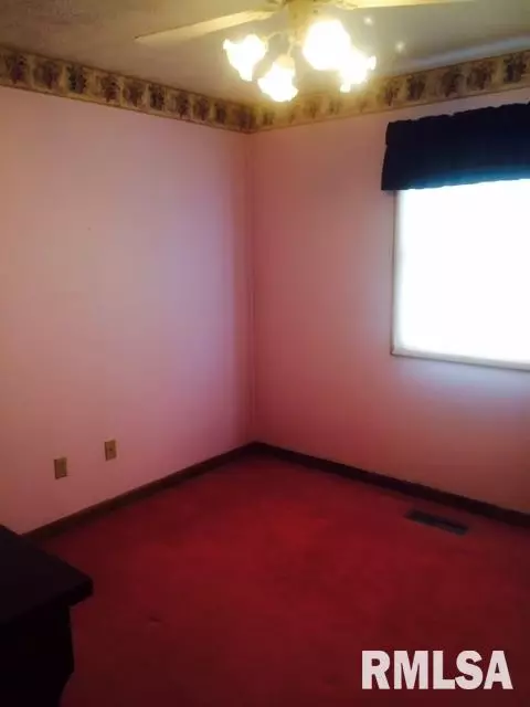 2205 Elisa Ct, Eureka, IL 61530 photo 5