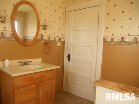 611 2nd Ave E, Monmouth, IL 61462 photo 11
