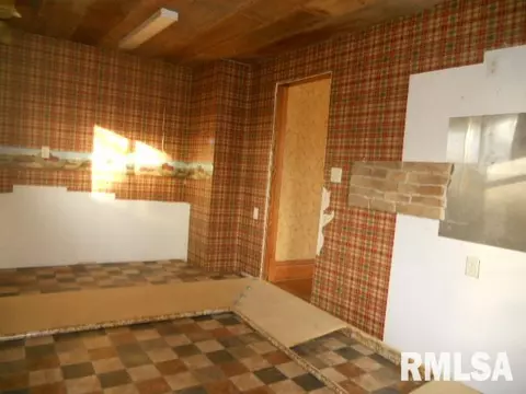 611 2nd Ave E, Monmouth, IL 61462 photo 2