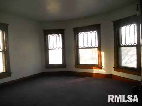 611 2nd Ave E, Monmouth, IL 61462 photo 9