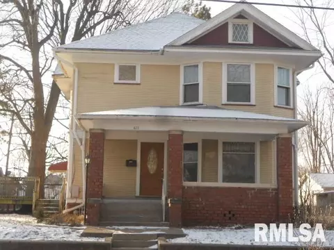 611 2nd Ave E, Monmouth, IL 61462 photo 1