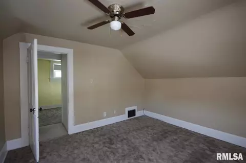 634 S 2nd Ave, Canton, IL 61520 photo 21
