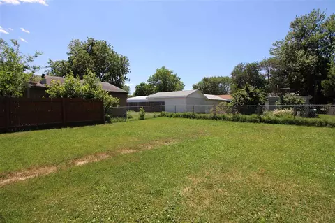 634 S 2nd Ave, Canton, IL 61520 photo 27