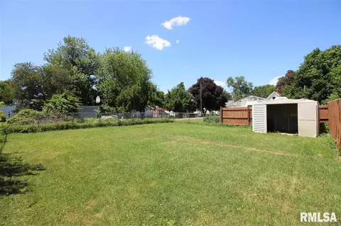 634 S 2nd Ave, Canton, IL 61520 photo 24