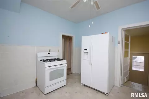 634 S 2nd Ave, Canton, IL 61520 photo 9