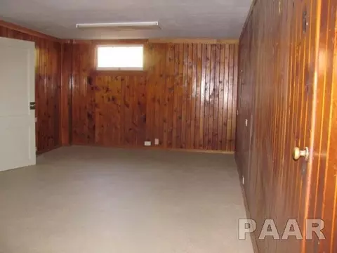 915 E Locust St, Canton, IL 61520 photo 19