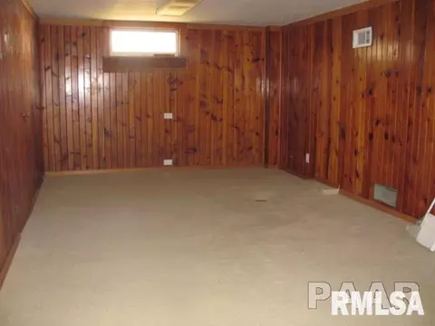 915 E Locust St, Canton, IL 61520 photo 18