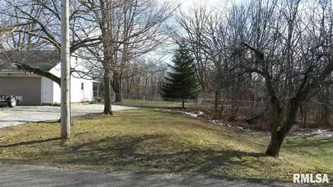 210 Timberlan Rd, Germantown Hills, IL 61548 photo 3