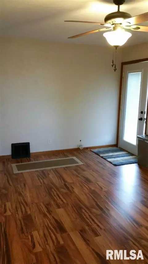 210 Timberlan Rd, Germantown Hills, IL 61548 photo 8
