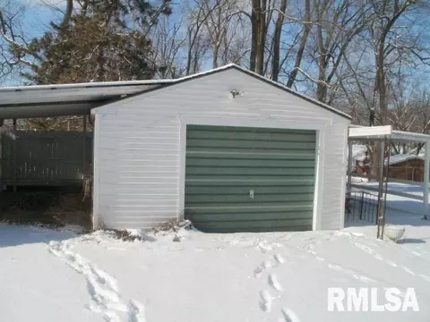 660 N 11th, Canton, IL 61520 photo 12