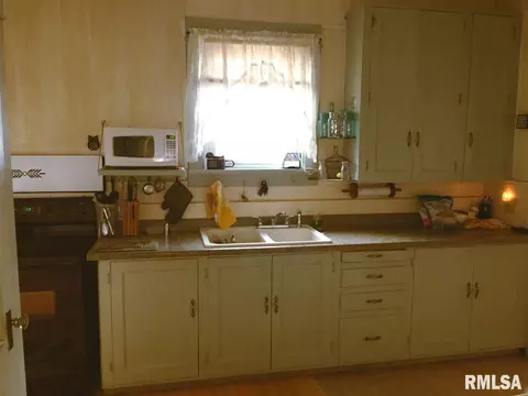 131 Silver St, Bradford, IL 61421 photo 22