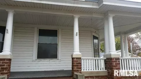 251 E Main St, Ipava, IL 61441 photo 2