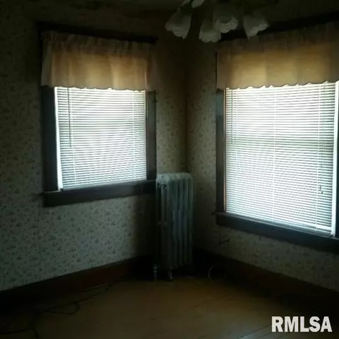 251 E Main St, Ipava, IL 61441 photo 16