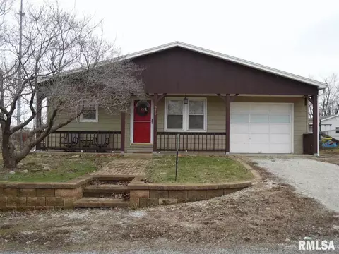 320 E Chatham St, Metamora, IL 61548 photo 1