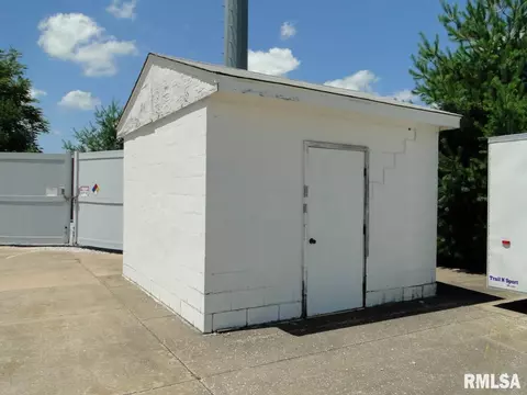 1224 Maple Ave, Macomb, IL 61455 photo 5