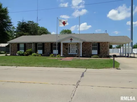 1224 Maple Ave, Macomb, IL 61455 photo 2