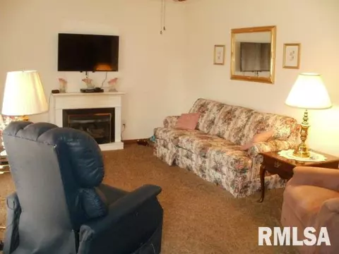 145 Stonegate, Canton, IL 61520 photo 7
