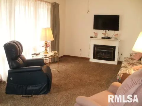 145 Stonegate, Canton, IL 61520 photo 8