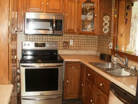 145 Stonegate, Canton, IL 61520 photo 9