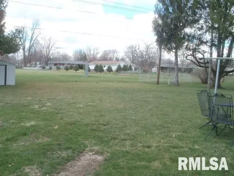145 Stonegate, Canton, IL 61520 photo 5