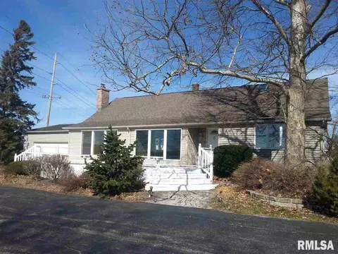 204 S Main St, Roanoke, IL 61561 photo 2