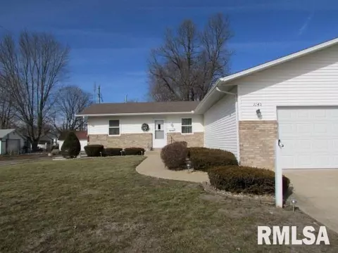 1145 E Ash, Canton, IL 61520 photo 2
