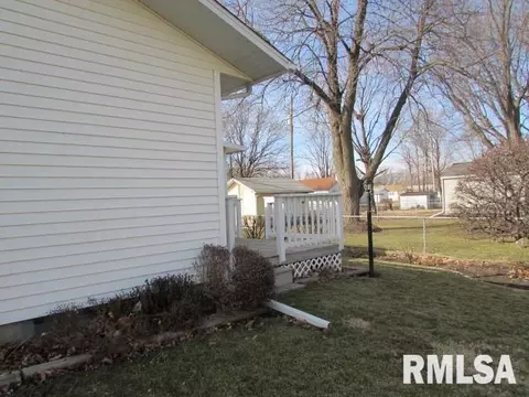1145 E Ash, Canton, IL 61520 photo 6