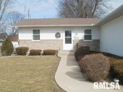 1145 E Ash, Canton, IL 61520 photo 3