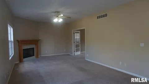 2215 W Murphy Rd, Dunlap, IL 61525 photo 6