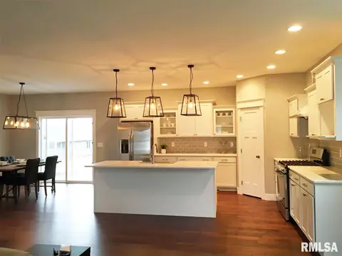 6 Holborn Ct, Washington, IL 61571 photo 5