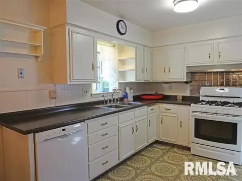 3960 Brookside, Peoria, IL 61615 photo 4