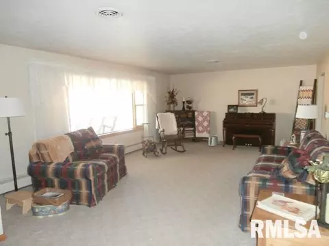 614 W Burton, Eureka, IL 61530 photo 14