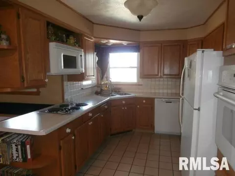 614 W Burton, Eureka, IL 61530 photo 11