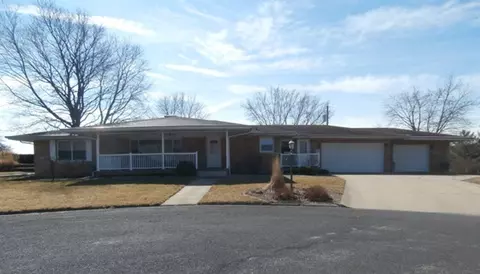 614 W Burton, Eureka, IL 61530 photo 1