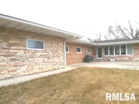 614 W Burton, Eureka, IL 61530 photo 4