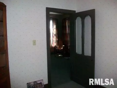 367 W Walnut St, Canton, IL 61520 photo 13