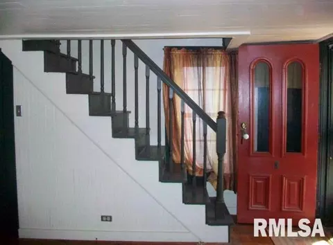 367 W Walnut St, Canton, IL 61520 photo 6