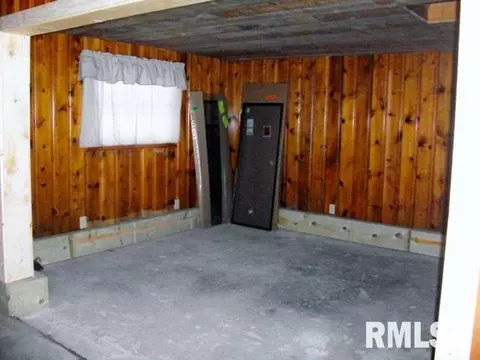 367 W Walnut St, Canton, IL 61520 photo 28