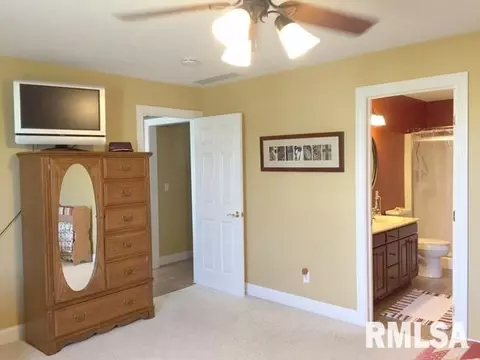 720 Telecom Dr, Fairview, IL 61432 photo 8